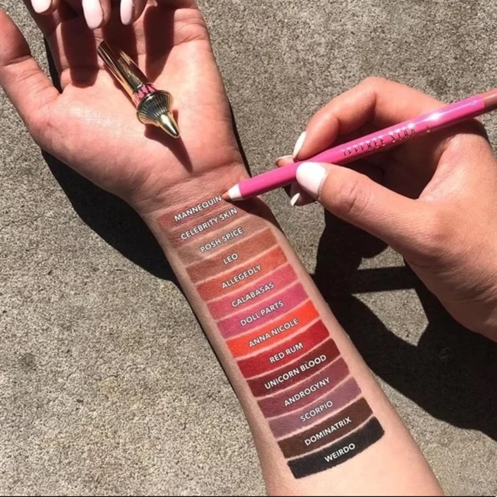Jeffree Star Velour Lip Liner